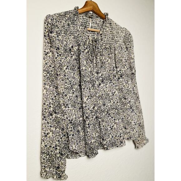 Free People Ditsy Floral Smocked Blouse Sz S Ruffle Tie Neck Boho Office Chic - Picture 7 of 12